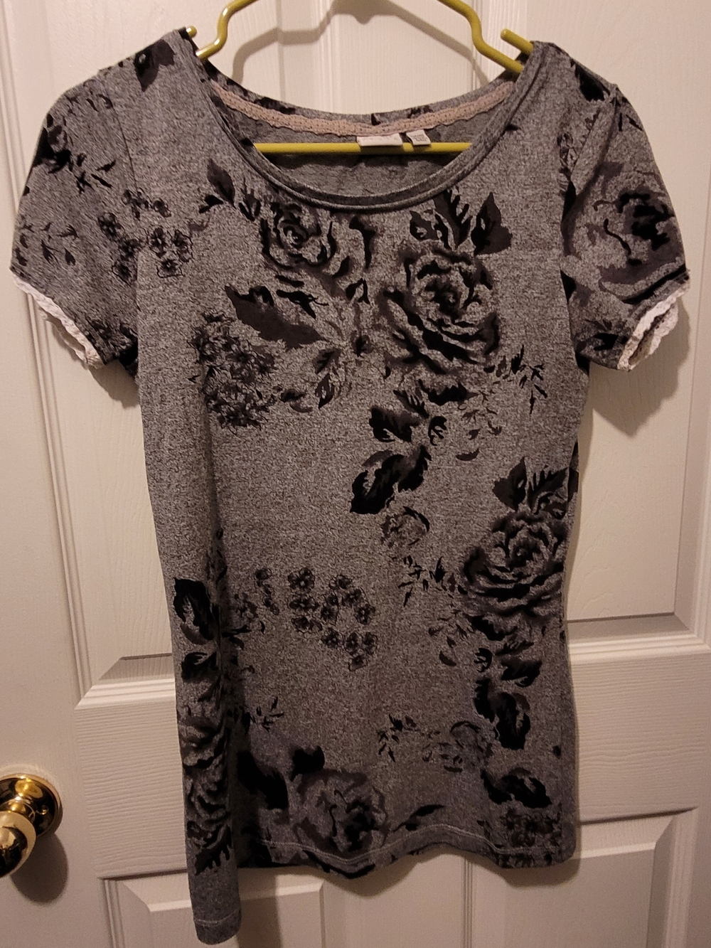Esprit Gray and Black Floral Short Sleeve Top